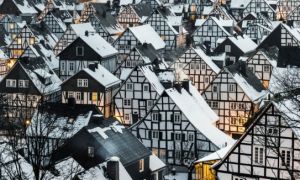 Thị trấn độc nhất nước Đức với hàng chục nhà trông như 1, tìm nhà gian nan...