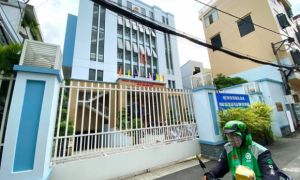 Ca nghi mắc COVID-19 đến mua bảo hiểm, UBND phường tìm người liên quan
