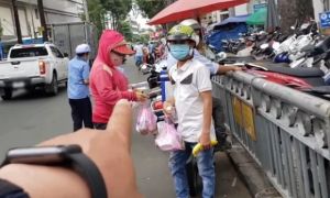 Vì một hộp cơm nhân danh từ thiện mà sỉ nhục người nghèo, đó là tội ác!