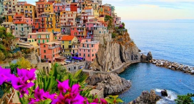 Những thị trấn nhỏ đẹp nhất Châu Âu khiến bạn như lạc vào xứ thần tiên