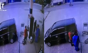 Tài xế đi xe Innova dùng