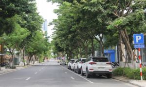 Đà Nẵng lập chốt kiểm tra, đường phố vắng bóng người