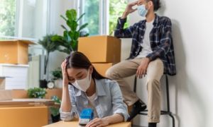 Căng thẳng tài chính, dịch bệnh, cha mẹ dễ cáu giận với con cái - Làm sao để...