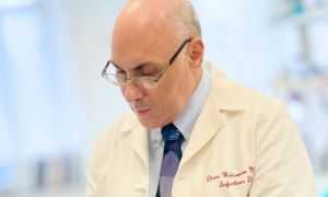 Giáo sư Weissman phát triển vaccine chống mọi virus corona