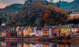 Lạc vào miền cổ tích tại lâu đài Reichsburg Cochem, Đức