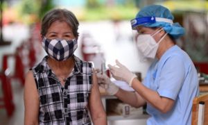 Thêm 400.000 liều vắc xin COVID-19 Chính phủ Nhật Bản tặng đã về Tân Sơn Nhất