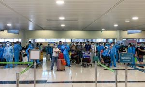 Chuyến bay ‘đặc biệt’ đón hơn 900 công dân Bắc Giang về quê, có 45 bé...