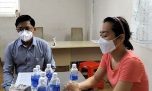 Bí thư phường xin lỗi người phụ nữ bị cưỡng chế đưa đi xét nghiệm Covid-19