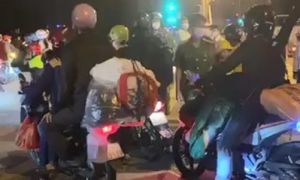 Bình Dương 'khóa chặt' cửa ngõ khi hàng ngàn người dân tự về quê