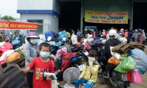 Long An đề nghị 16 địa phương đón 1.247 người dân 'ùn ứ' ở tỉnh này về quê