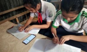 Hơn 3.000 thiết bị học trực tuyến, gói internet tặng học sinh khó khăn