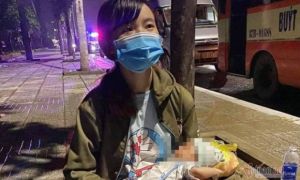 Trải lòng của người mẹ mới sinh con 15 ngày vượt xe máy 1.300 km về quê