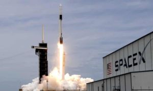 Giá trị công ty vũ trụ của Elon Musk vượt 100 tỷ USD