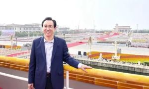 Sau ''bom nợ'' 300 tỷ USD, ông chủ Evergrande mất hết bạn bè?
