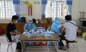 Cần Thơ: Huy động tổng lực y tế công - tư tham gia tiêm vắc xin phòng COVID-19
