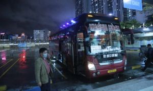 48/73 tuyến xe không có khách nào, nhiều chuyến bay hủy do 'đói' khách
