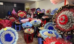 Bó hoa bằng tiền mặt trị giá 200 triệu đồng ngày 20/10