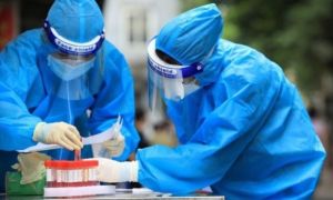 Ngày 21/10, Hà Nội thêm 12 ca Covid-19, trong đó 8 ca trở về từ vùng dịch