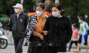 Người dân Hà Nội đón gió lạnh đầu mùa