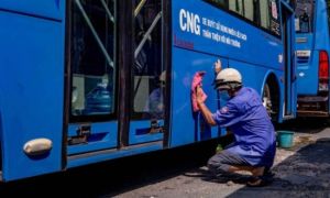 Tài xế, phụ xe hãi hùng kể lại 4 tháng sống trên xe buýt ở TPHCM