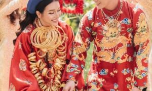 Cô dâu Hà Nội đeo 50 cây vàng, mẹ chồng cho quà 20 tỷ gây xôn xao