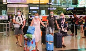 Phú Quốc mòn mỏi chờ hướng dẫn đón khách quốc tế