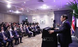 Thủ tướng Phạm Minh Chính gặp mặt cộng đồng người Việt Nam tại Anh và Ireland