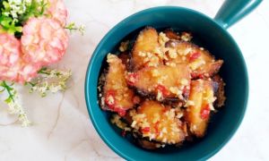 Cá chiên giòn rim mắm tỏi ớt