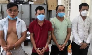 Bị bắt xe, nam thanh niên kéo cả nhóm lên trụ sở công an đập phá
