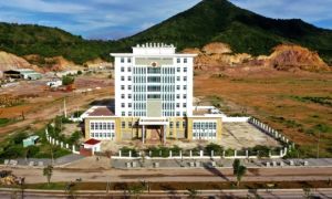 Trụ sở 100 tỷ của Cục Thuế Bình Định bỏ hoang sau 2 năm hoàn thành