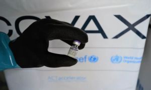 Chiều 9/11: Gần 3 triệu liều vaccine phòng COVID-19 Pfizer, Moderna về Việt...