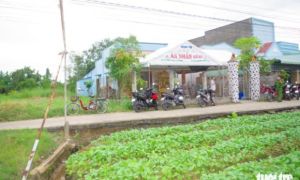 Khởi tố vụ con dùng nón bảo hiểm đánh chết cha rồi tưới xăng đốt