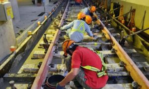 Metro Bến Thành - Suối Tiên lắp đoạn ray cuối cùng