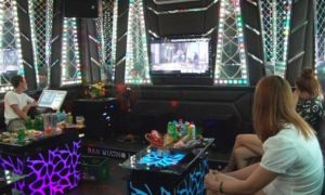 Hà Nội tìm người tới nhà nghỉ và 3 quán karaoke vì liên quan ca mắc COVID-19