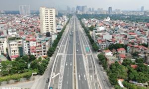 Gấp rút lắp vách chống ồn dọc tuyến đường trên cao hiện đại nhất Hà Nội