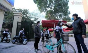 Học sinh Hà Nội nhiều âu lo trong ngày đầu trở lại trường
