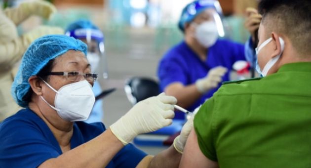 Tin sáng 11-12: Ca mới, tử vong, chuyển nặng đều cao; tiêm mũi 3, nguồn vắc...