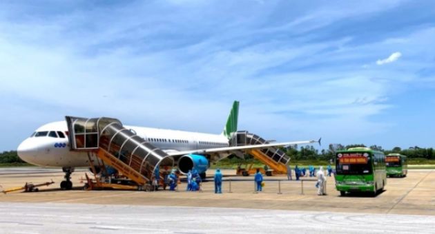 Đề xuất giảm số ngày cách ly với người Việt nhập cảnh