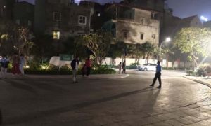 Nhiều nhà cao tầng ở Hà Nội rung lắc sau dư chấn động đất