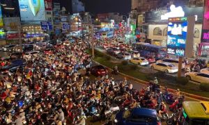 Người Sài Gòn đổ ra đường đón Giáng sinh