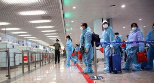 Hà Nội bỏ quy định cách ly người nhập cảnh từ quốc gia có chủng Omicron