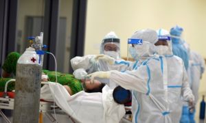 Tin sáng 3-1: Cả nước gần 6.400 bệnh nhân COVID-19 nặng, số ca mới ở Hà Nội...