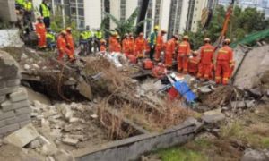 Sập nhà ăn tại Trung Quốc, ít nhất 20 người mắc kẹt