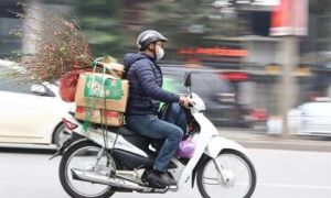 /thumb/thumb.php?src=images/stories/content/2022/01/08/1_van-dong-dung-ve-an-tet-la-vo-cam-voi-nguoi-xa-que.jpg&w=300&h=180&zc=1&q=80&a=c