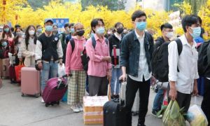 Vận động người dân không về quê ăn Tết, địa phương không nên ''ngăn sông cấm...