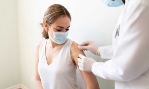 EU: Tiêm tăng cường nhiều có thể ‘gây yếu hệ miễn dịch’