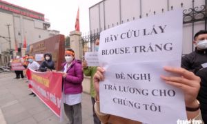 Bị nợ lương suốt 8 tháng, y bác sĩ Bệnh viện Tuệ Tĩnh ‘xuống đường’