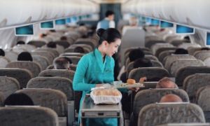 Vietnam Airlines khôi phục dịch vụ ăn uống trên chuyến bay từ ngày 15/1