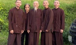 Phát hiện sổ ghi chu kỳ kinh nguyệt của tất cả phụ nữ sống trong