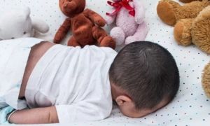 Hà Nội: Bé gái 2 tháng tuổi tử vong đột ngột khi ngủ cùng mẹ